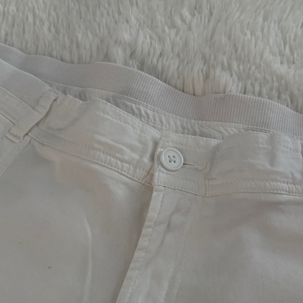 White Women’s Size 16 Shorts NWT Fresh - Picture 7 of 14